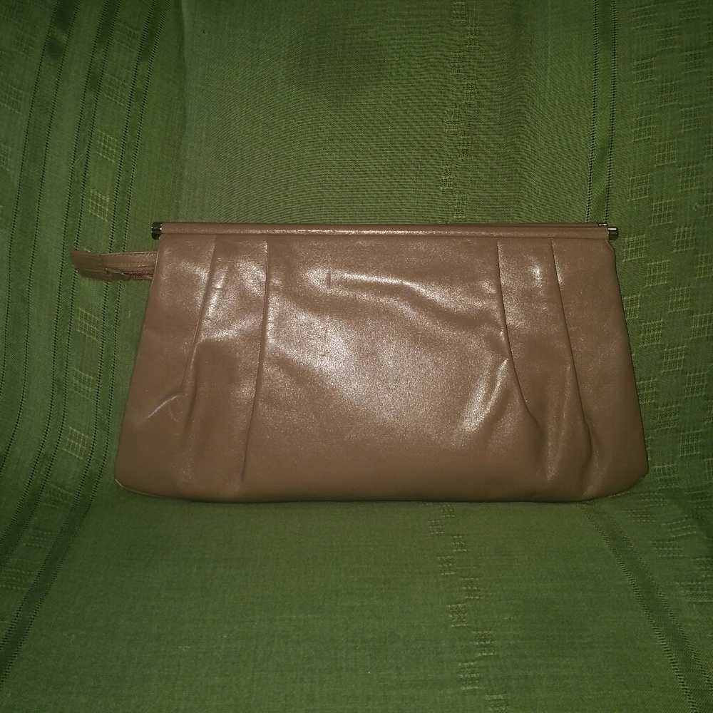 Susan Gail Woman's Vintage Genuine Leather Purse, - Picture 2 of 4